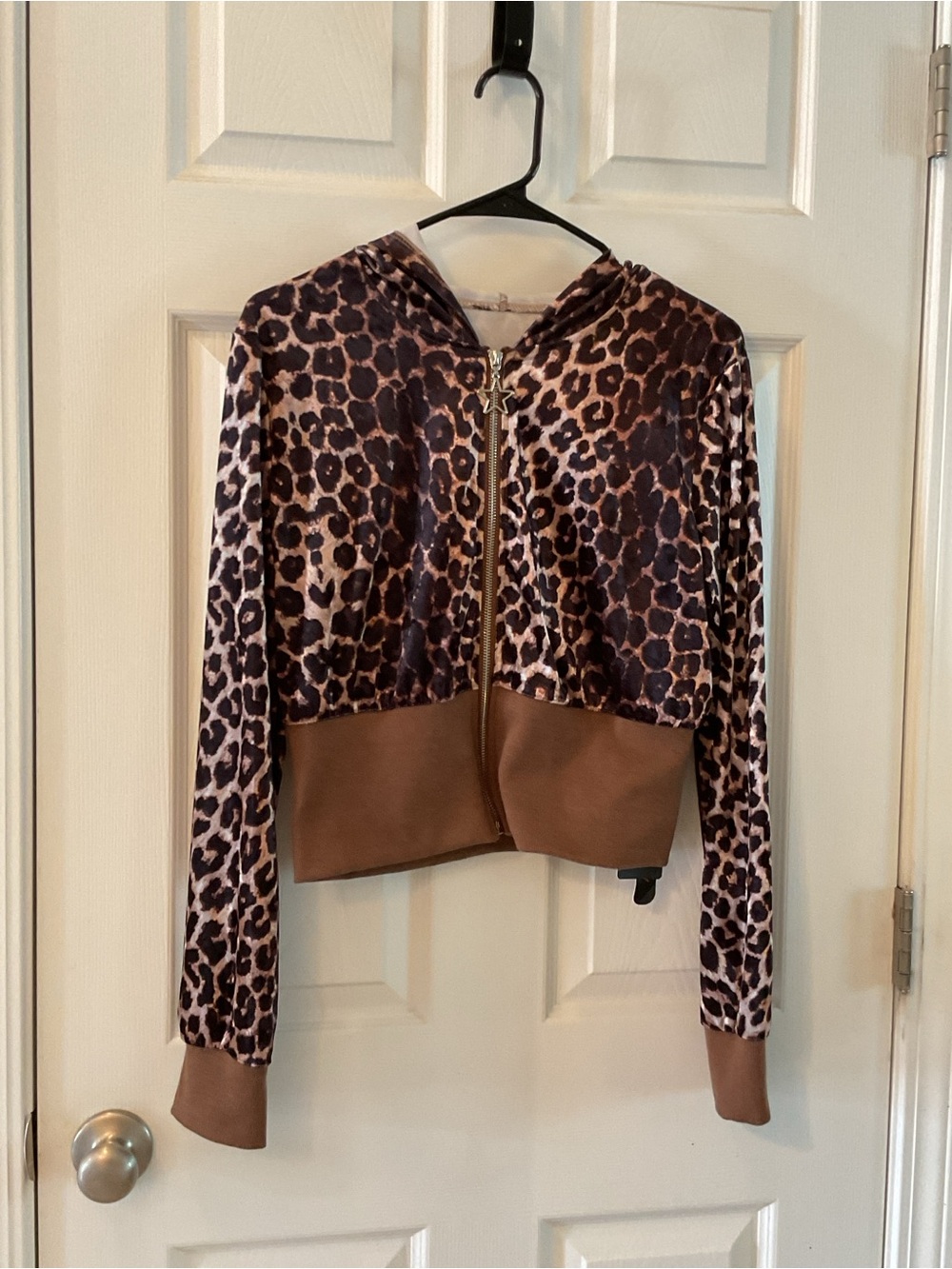 ROMWE NWT Womens Leopard Print size Large Hooded Crop Jacket
